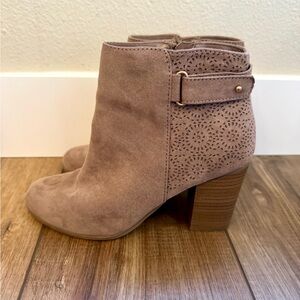 LC by Lauren Conrad Faux Suede Booties | VGUC | Size 6.5 | 3 in heel|light brown